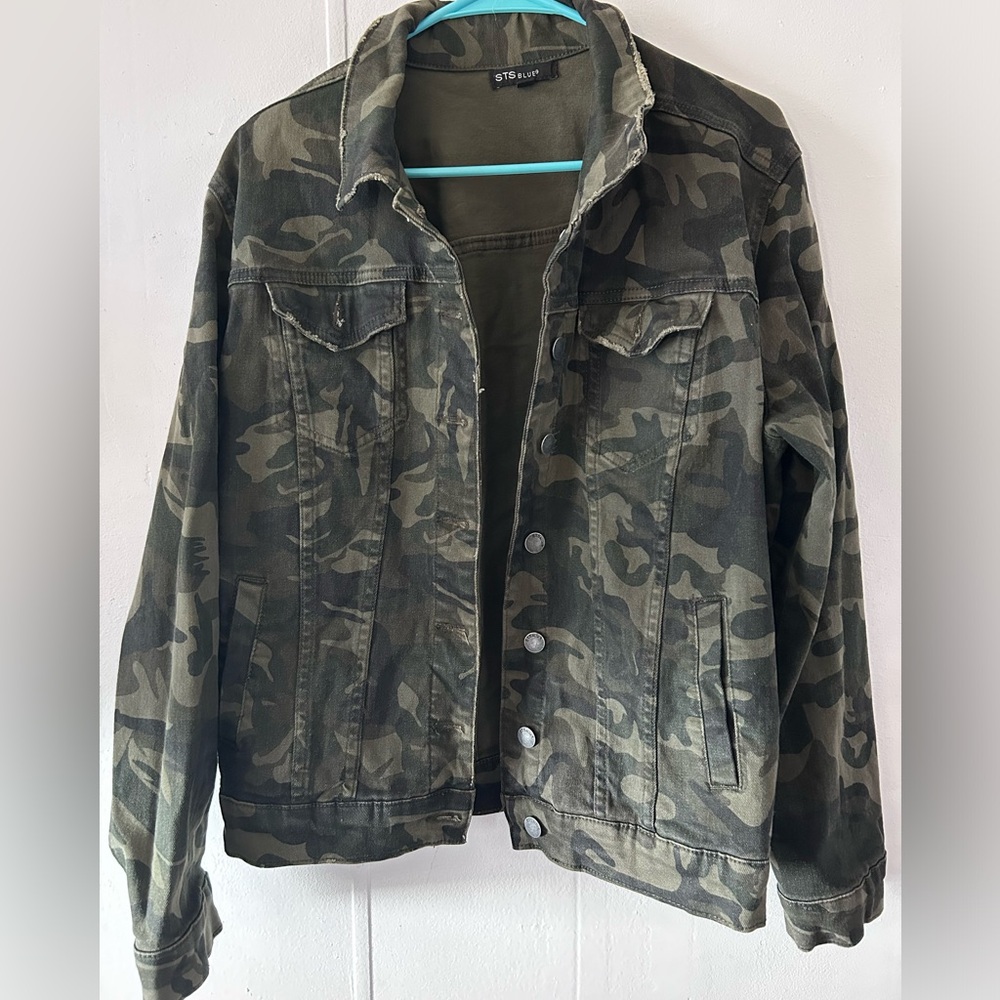 Army print jean jacket